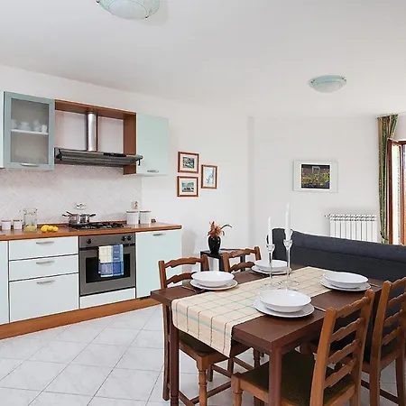 2 Bedroom Gorgeous In Rabac