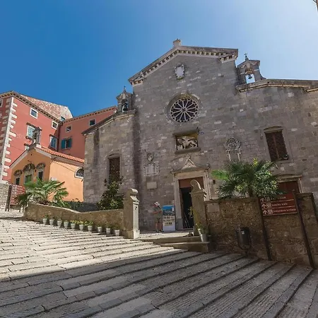 2 Bedroom Gorgeous In Rabac